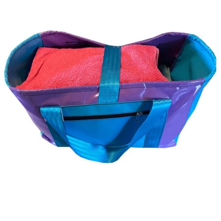 Beach & Shopping Bag with spacious interior, water-resistant material, side pocket, Velcro strap closure, and reinforced 2-inch seatbelt webbing handles – ideal for beach trips, shopping, or daily use.